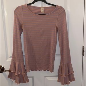 WE THE FREE long sleeve top with ruffled sleeves